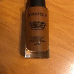 15 hour hydrating foundation